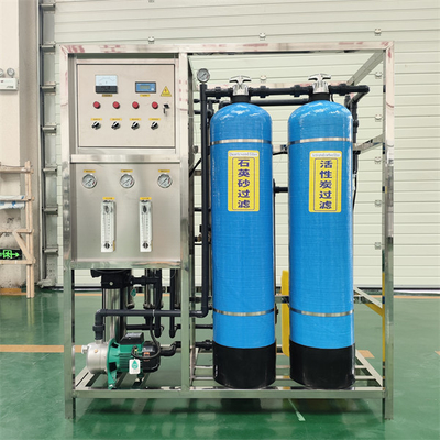 Machines de traitement de l'eau résistantes aux acides et aux alcalis 1 T Double réservoir Système de purification de l'eau par osmose inverse