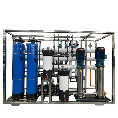 Equipement de filtration de l' eau de mer Désalignement de l' eau de mer usine de traitement de l' eau, système de purification de l' eau par osmose inverse Capacité 24 m3/jour