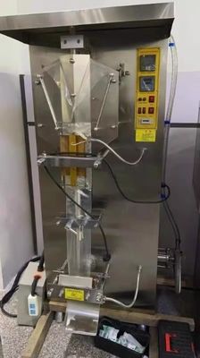 Machine d'emballage de liquide de type sachet pour boissons / Machine d'emballage de liquide de type sachet vertical